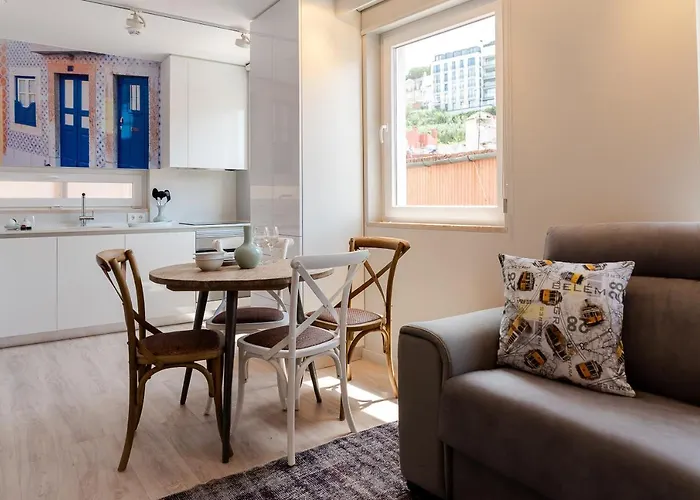Sitio Dos Cavaleiros Daily Serviced * ליסבון