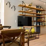 Sitio Dos Cavaleiros Daily Serviced Лиссабон